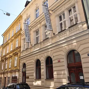 Star 4*, Prága Csehország